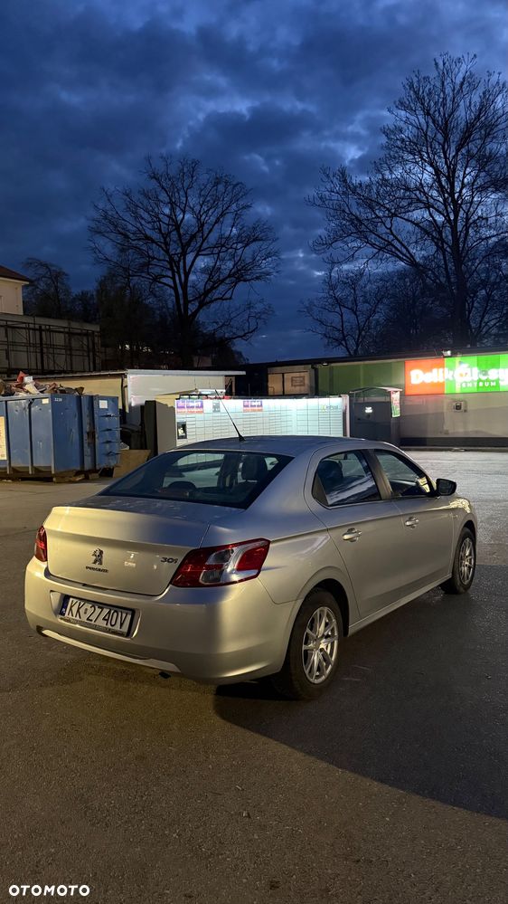 Peugeot 301 1.6 VTi Allure - 4