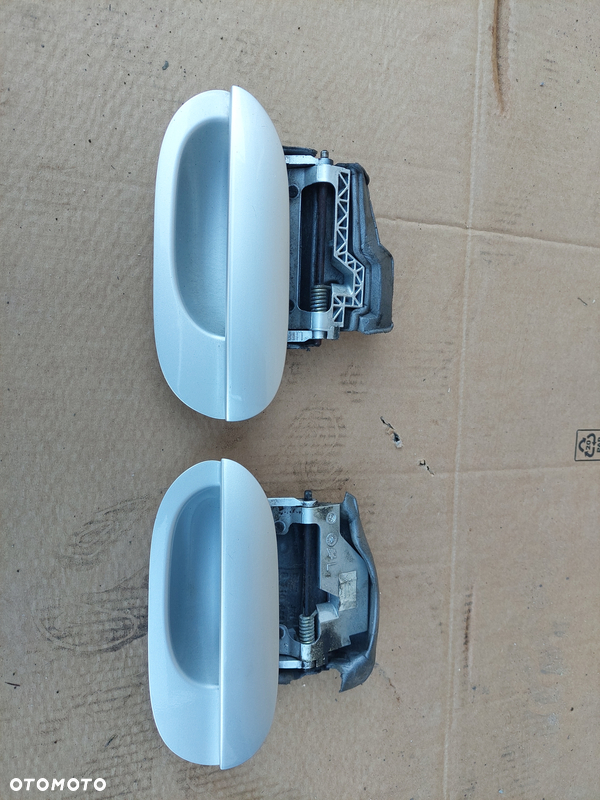 BMW E39 KLAMKA LEWA ZEWNĘTRZNA 354 TITAN SILBER