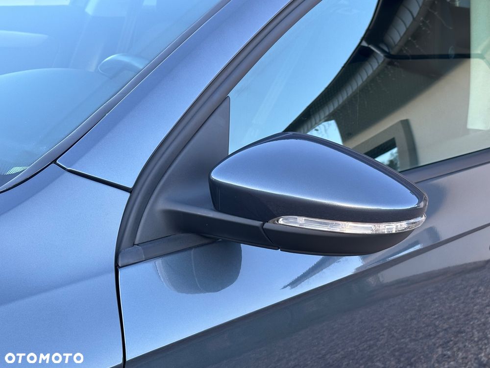 Volkswagen Passat - 8