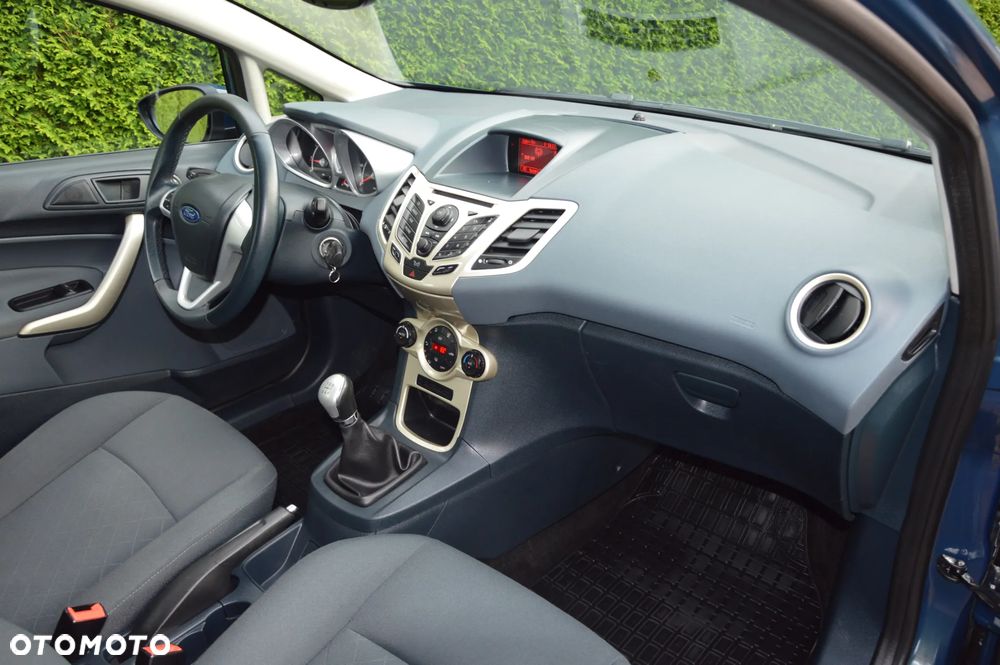 Ford Fiesta 1.6 Ghia EU5 - 8
