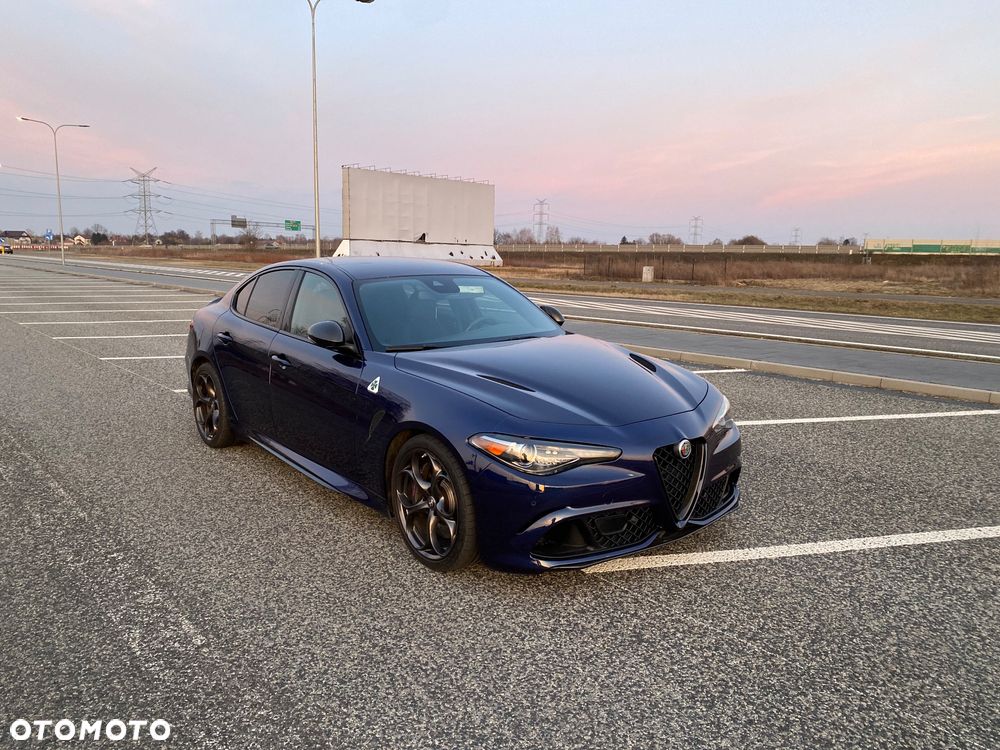 Alfa Romeo Giulia 2.9 V6 Bi-Turbo AT8 Quadrifoglio - 3