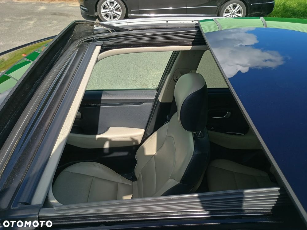 Kia Carens 1.7 CRDi XL 7os - 9