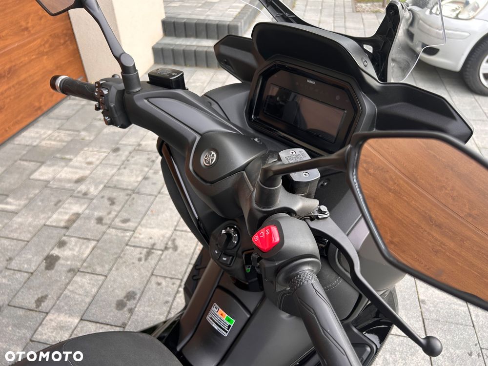 Yamaha X-max - 10