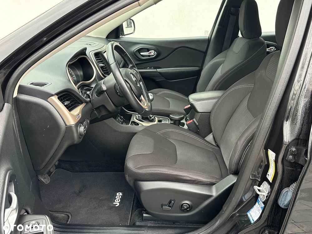 Jeep Cherokee - 14