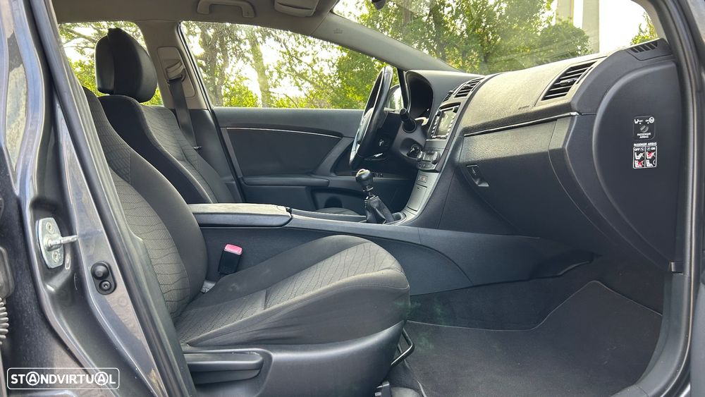 Toyota Avensis SW 2.0 D-4D Premium Sport+GPS - 8