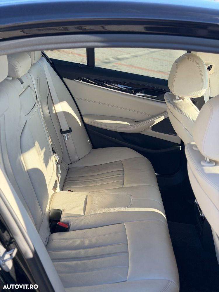 BMW Seria 5 530i xDrive AT - 29