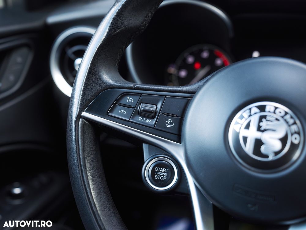 Alfa Romeo Stelvio 2.2 16V AT8-Q4 Executive - 23