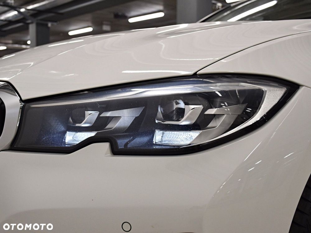BMW Seria 3 318i Advantage - 28