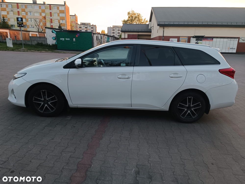 Toyota Auris - 4