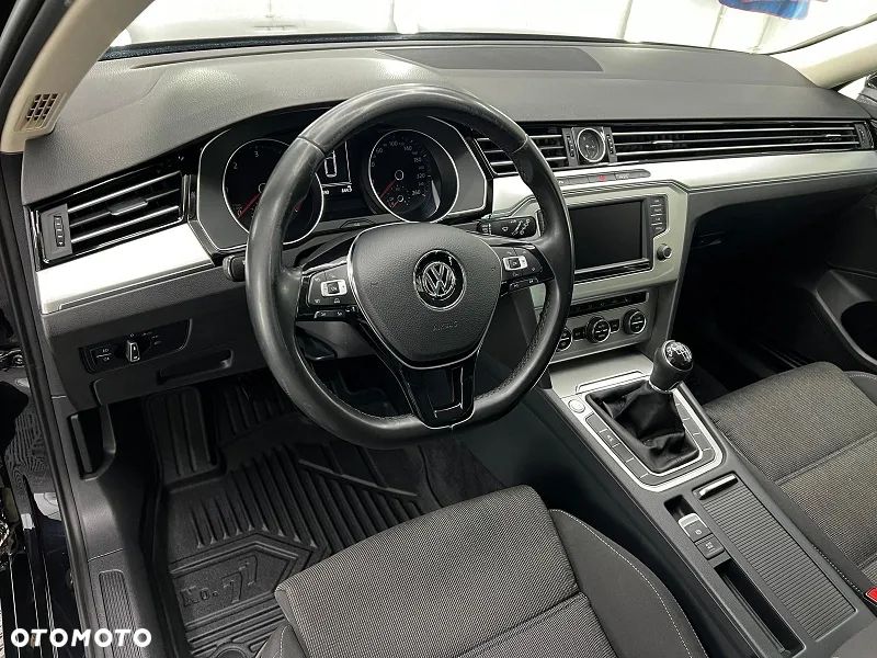 Volkswagen Passat 1.6 TDI (BlueMotion Technology) Comfortline - 19