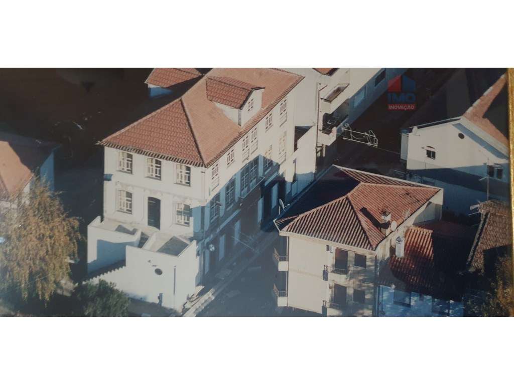 Imponente moradia com amplo terreno no coração de Sta. Marta de Pen... - Grande imagem: 2/60
