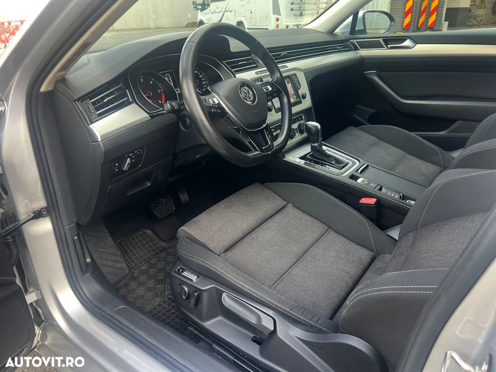 Volkswagen Passat Variant 2.0 TDI DSG (BlueMotion Technology) Highline - 28