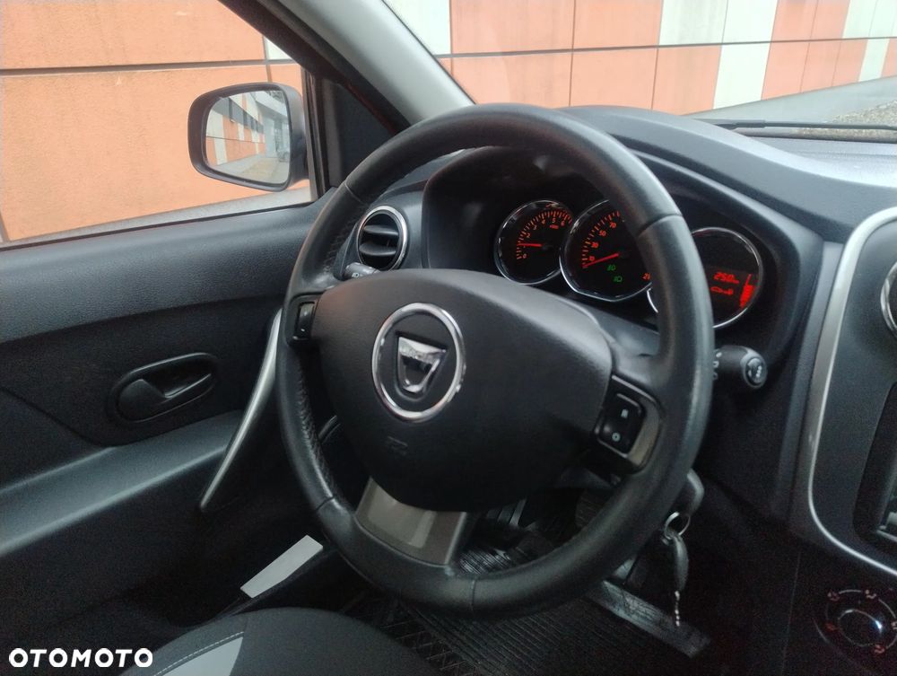 Dacia Sandero 0.9 TCe SL Celebration S&S - 12
