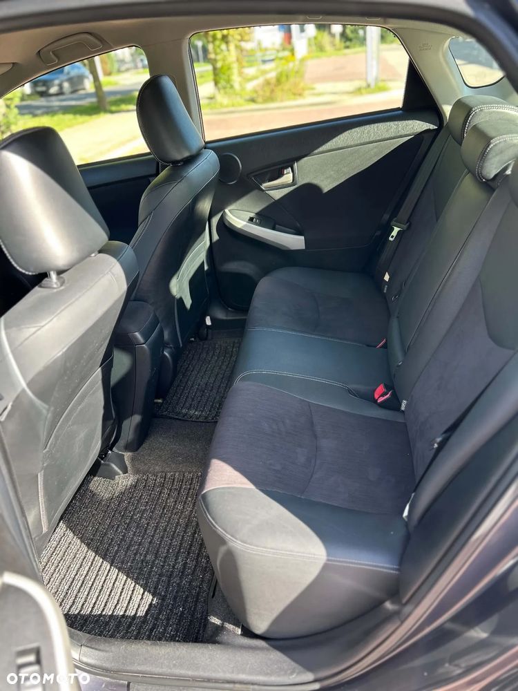 Toyota Prius - 12