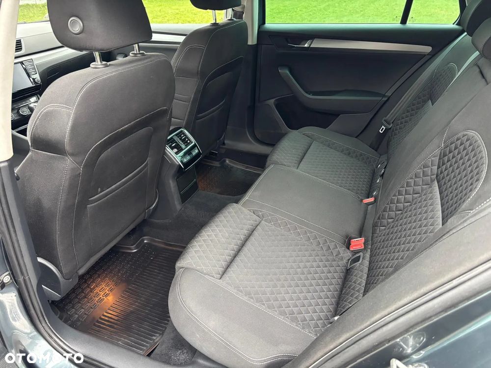 Skoda Superb 2.0 TDI Style DSG7 - 28