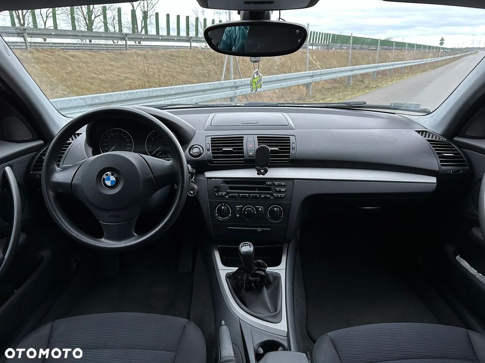 BMW Seria 1 118i - 11