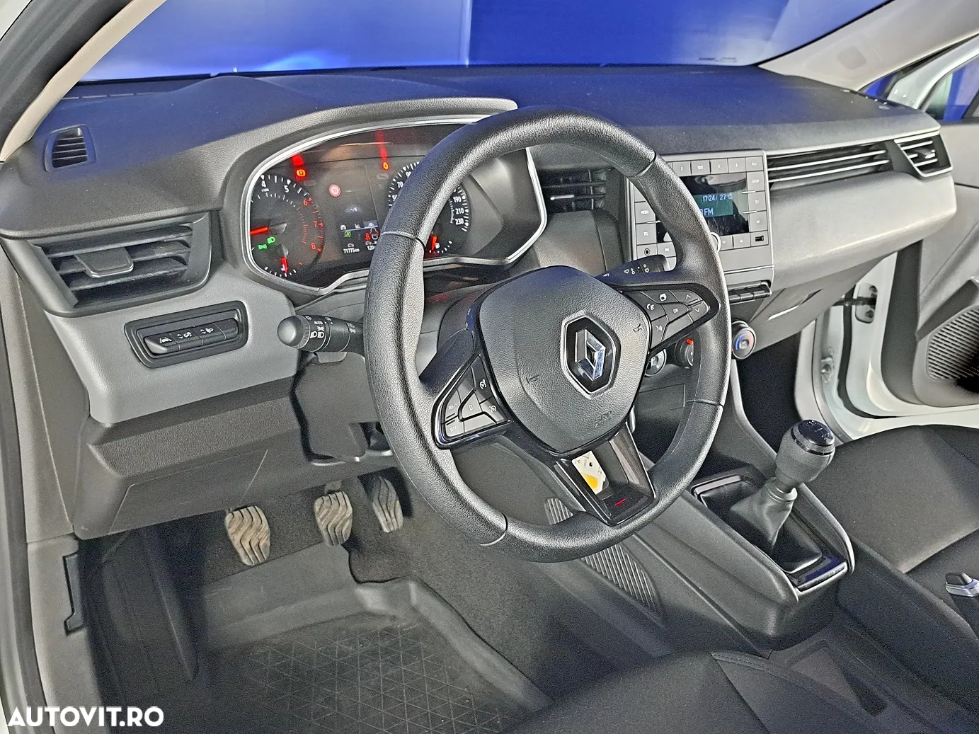 Renault Clio - 10