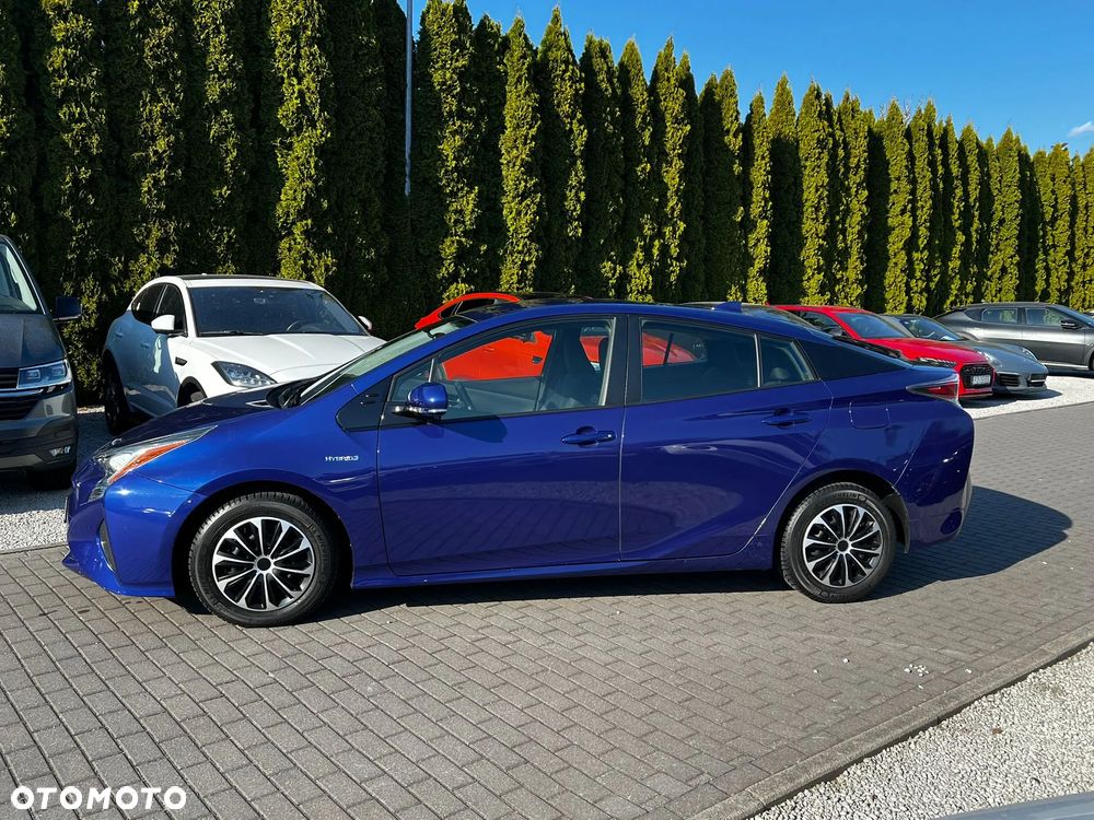 Toyota Prius Hybrid - 4