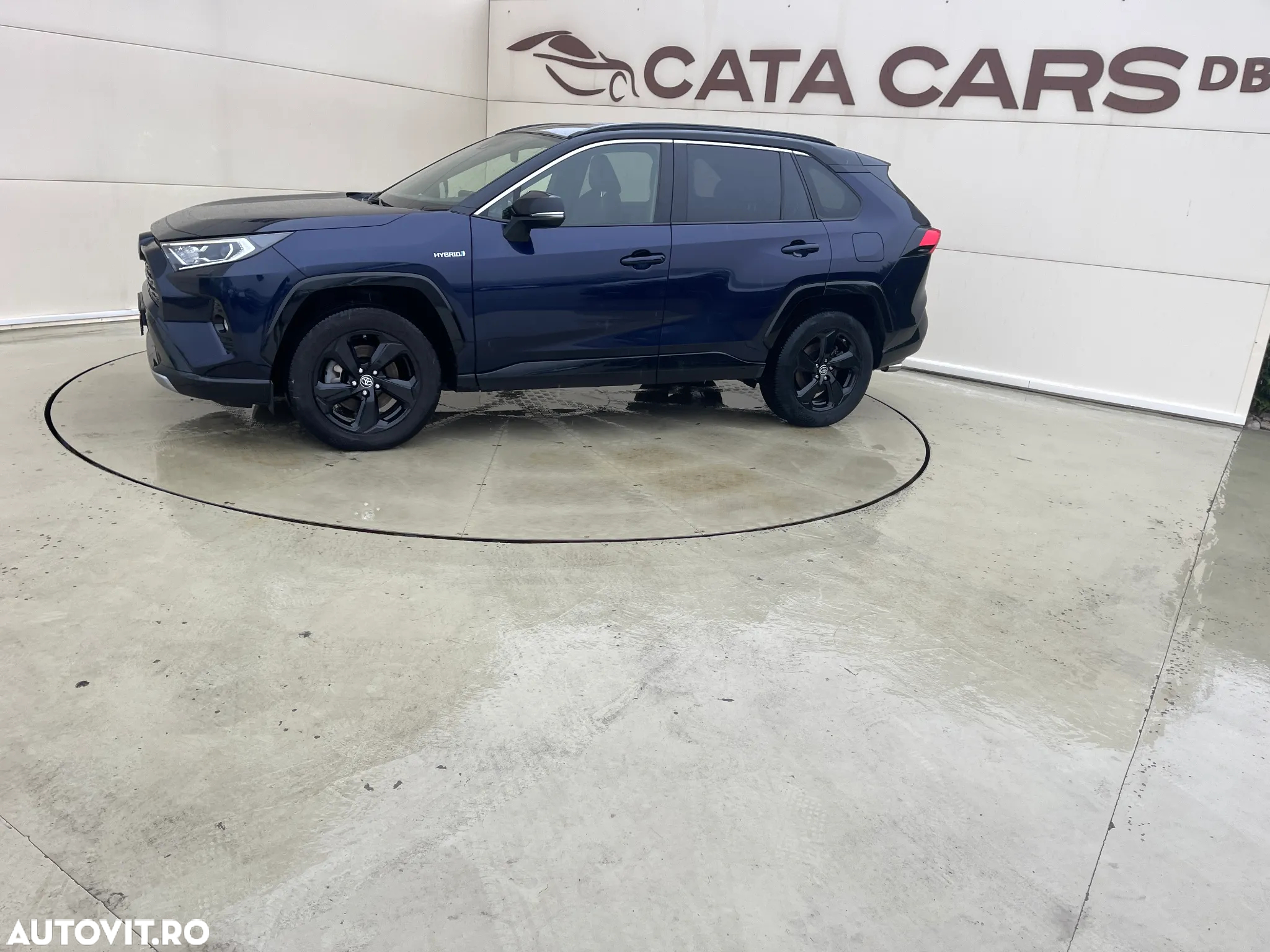 Toyota RAV4 - 6