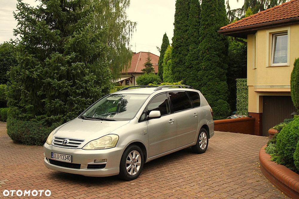 Toyota Avensis Verso D-4D Sol - 6
