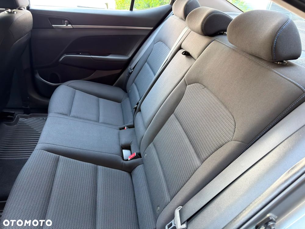 Hyundai Elantra 1.6 Classic Plus - 13