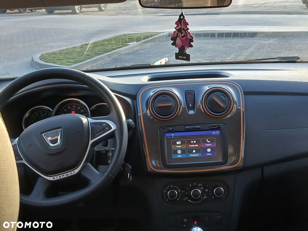 Dacia Sandero Stepway TCe 90 (S&S) Celebration - 9