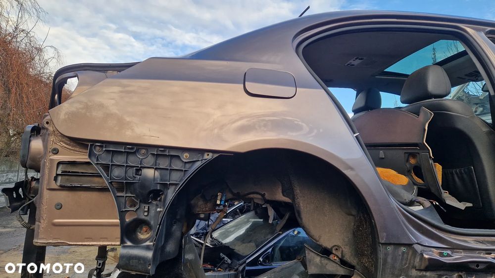 BMW E60 BŁOTNIK ĆWIARTKA PRAWY TYŁ  A09/8 AMETHYSTGRAU METALLIC - 1