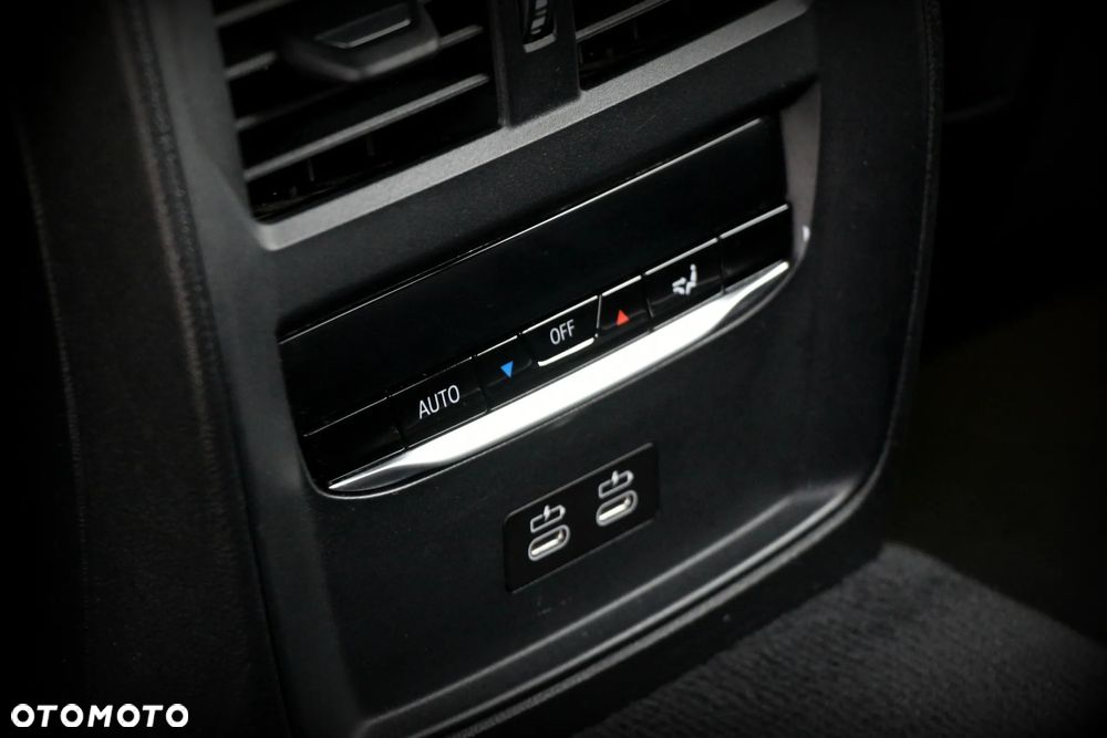 BMW Seria 3 330e Sport Line - 20