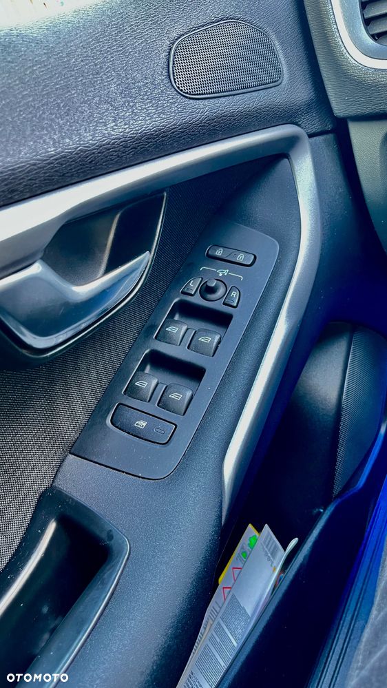 Volvo V40 T3 Momentum - 17