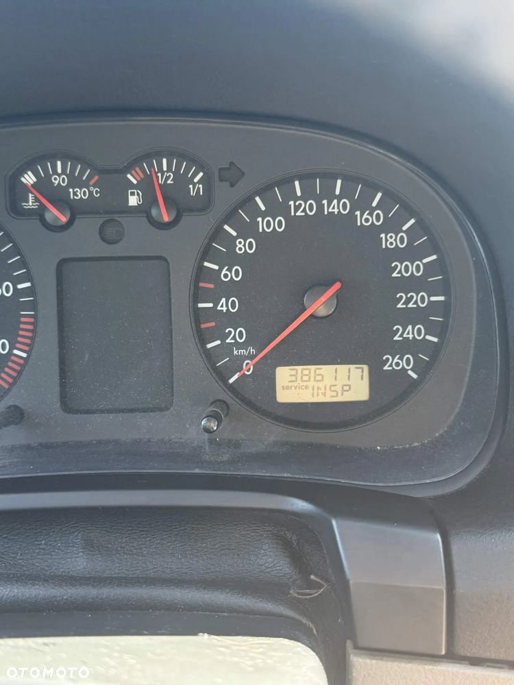 Volkswagen Golf - 3