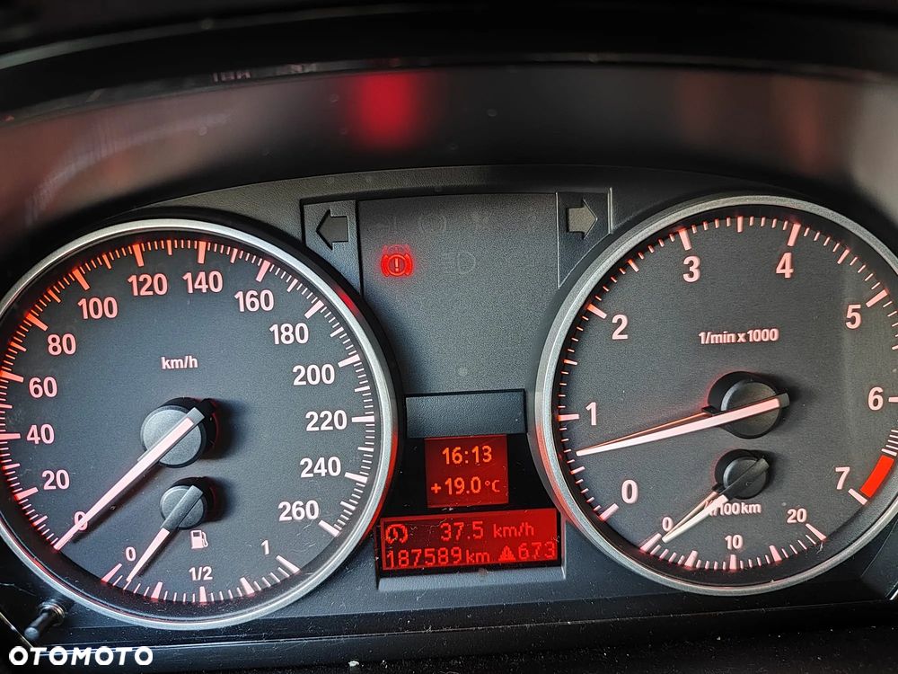 BMW Seria 3 318i - 10