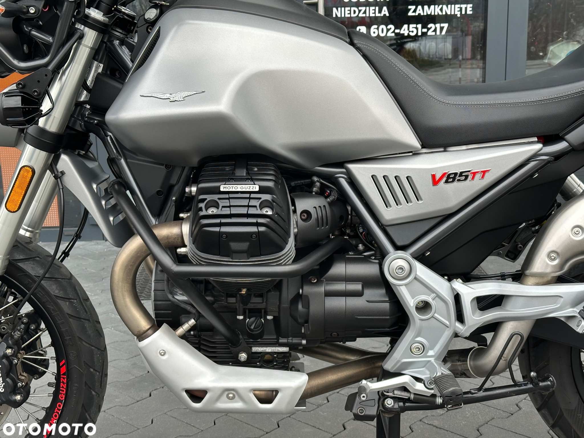 Moto Guzzi V85 - 32