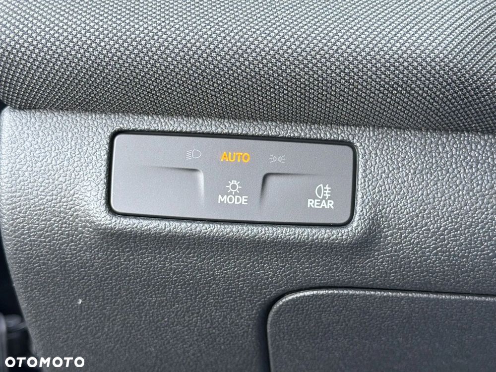 Volkswagen T-Roc 1.5 eTSI Life DSG - 25