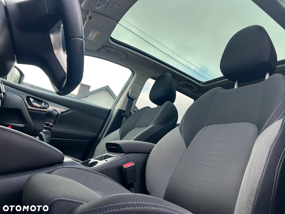 Nissan Qashqai 1.6 DIG-T N-Connecta - 24