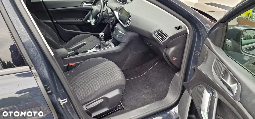 Peugeot 308 PureTech 130 GPF Stop & Start Style - 12