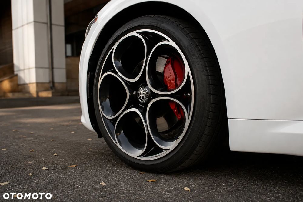 Alfa Romeo Giulia 2.0 Turbo 16V AT8-Q4 Ti - 20