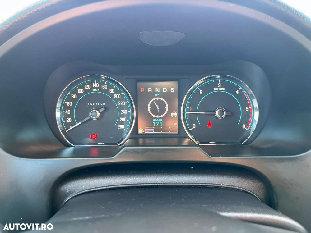 Jaguar XF 2.2D Premium Luxury - 7