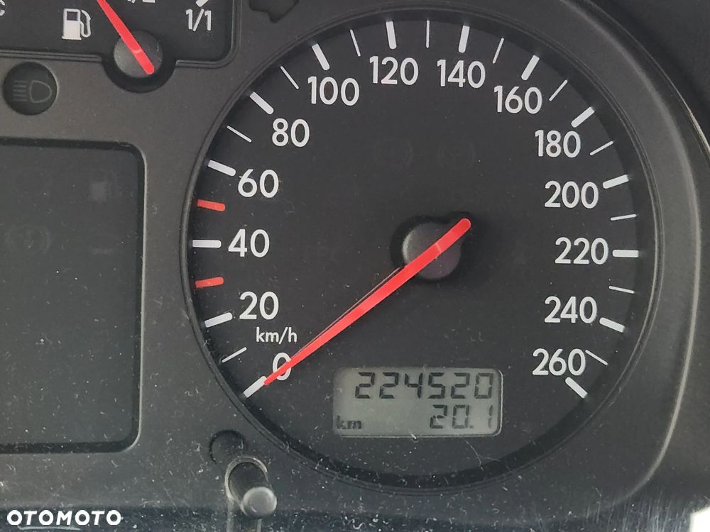 Volkswagen Golf 1.6 Comfortline - 9