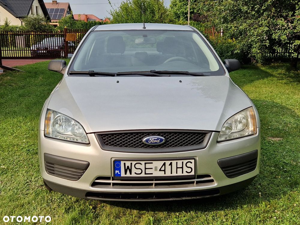Ford Focus 1.6 Ambiente - 4