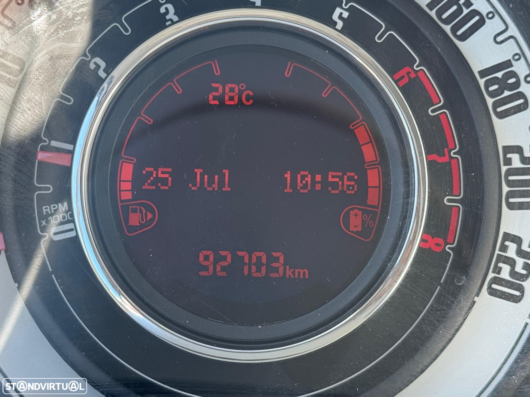 Fiat 500 1.0 Hybrid Lounge - 8
