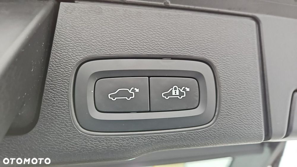 Volvo XC 60 B4 B Plus Bright - 24
