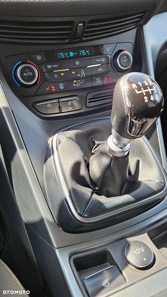 Ford Kuga 1.5 EcoBoost 2x4 Cool & Connect - 23