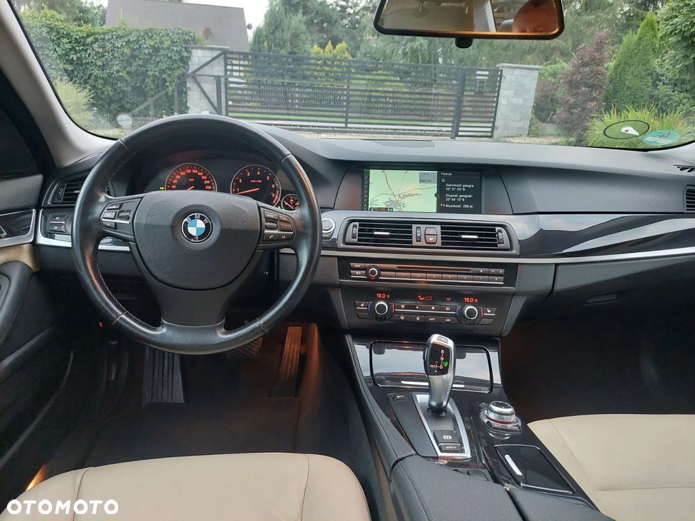 BMW Seria 5 528i - 13