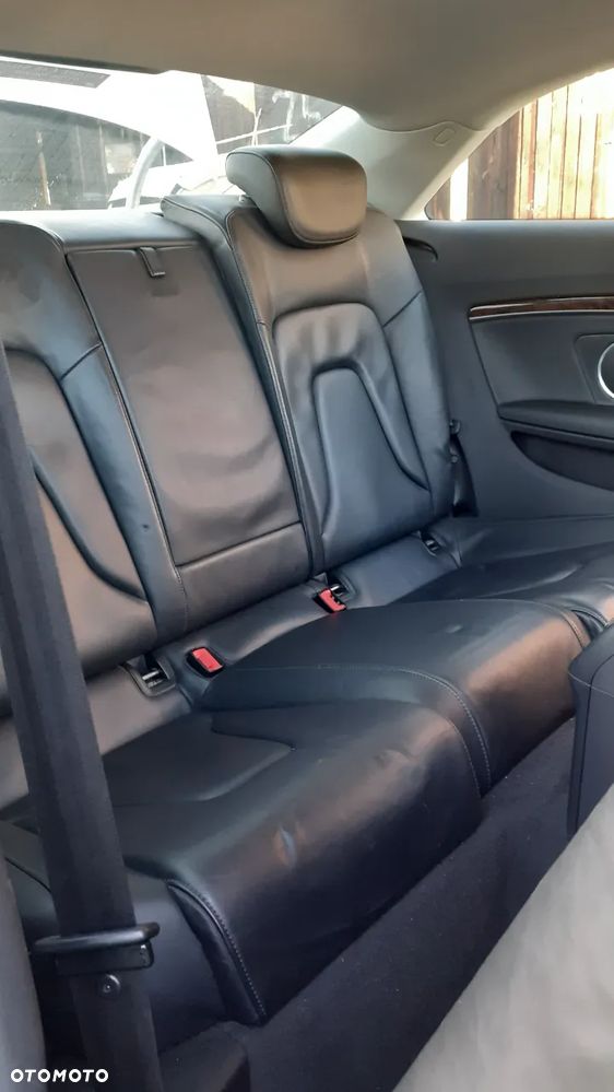 Fotele kanapy Audi A5 skora