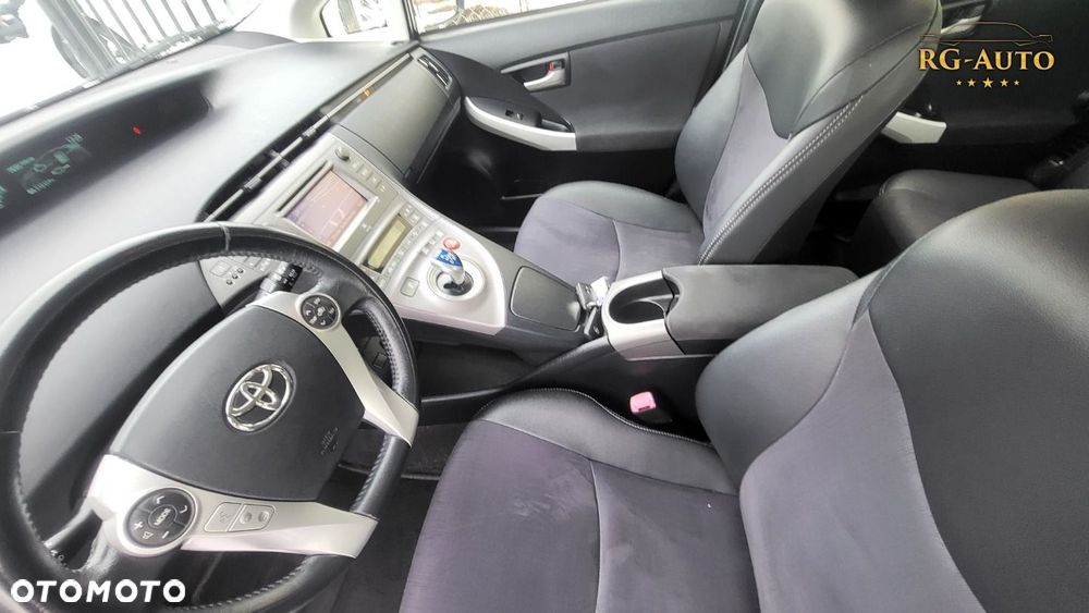 Toyota Prius - 33