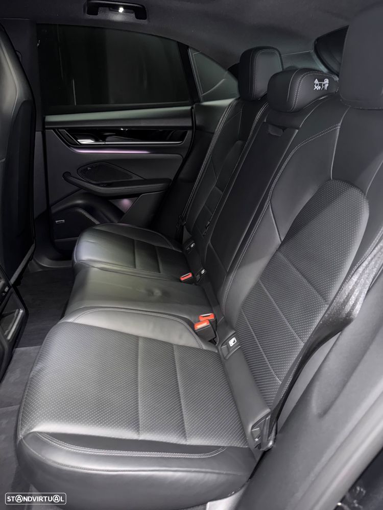 Porsche Macan Electric 4S - 18