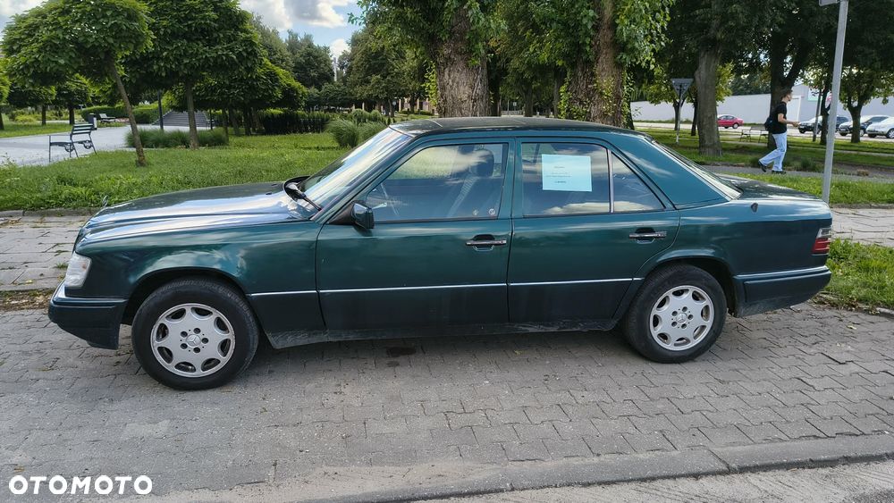 Mercedes-Benz W124 1994 photo 3