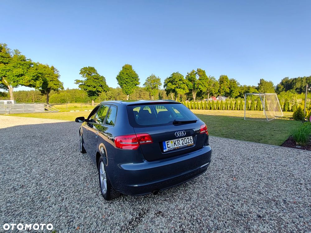 Audi A3 Sportback 1.6 Ambiente - 23