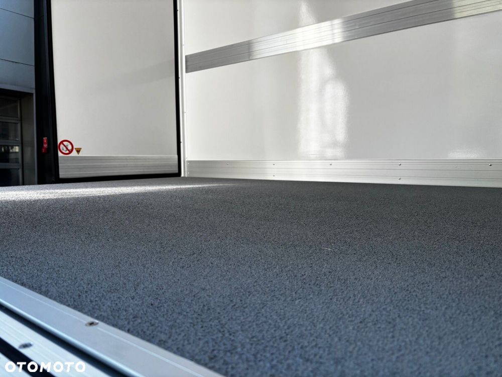 Volkswagen Crafter 35 2.0 TDI 163 KM L3H2 6bm 3m - 19