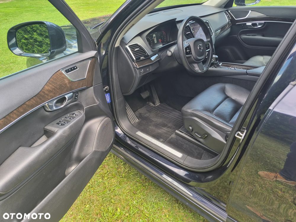 Volvo XC 90 D5 AWD Momentum - 2